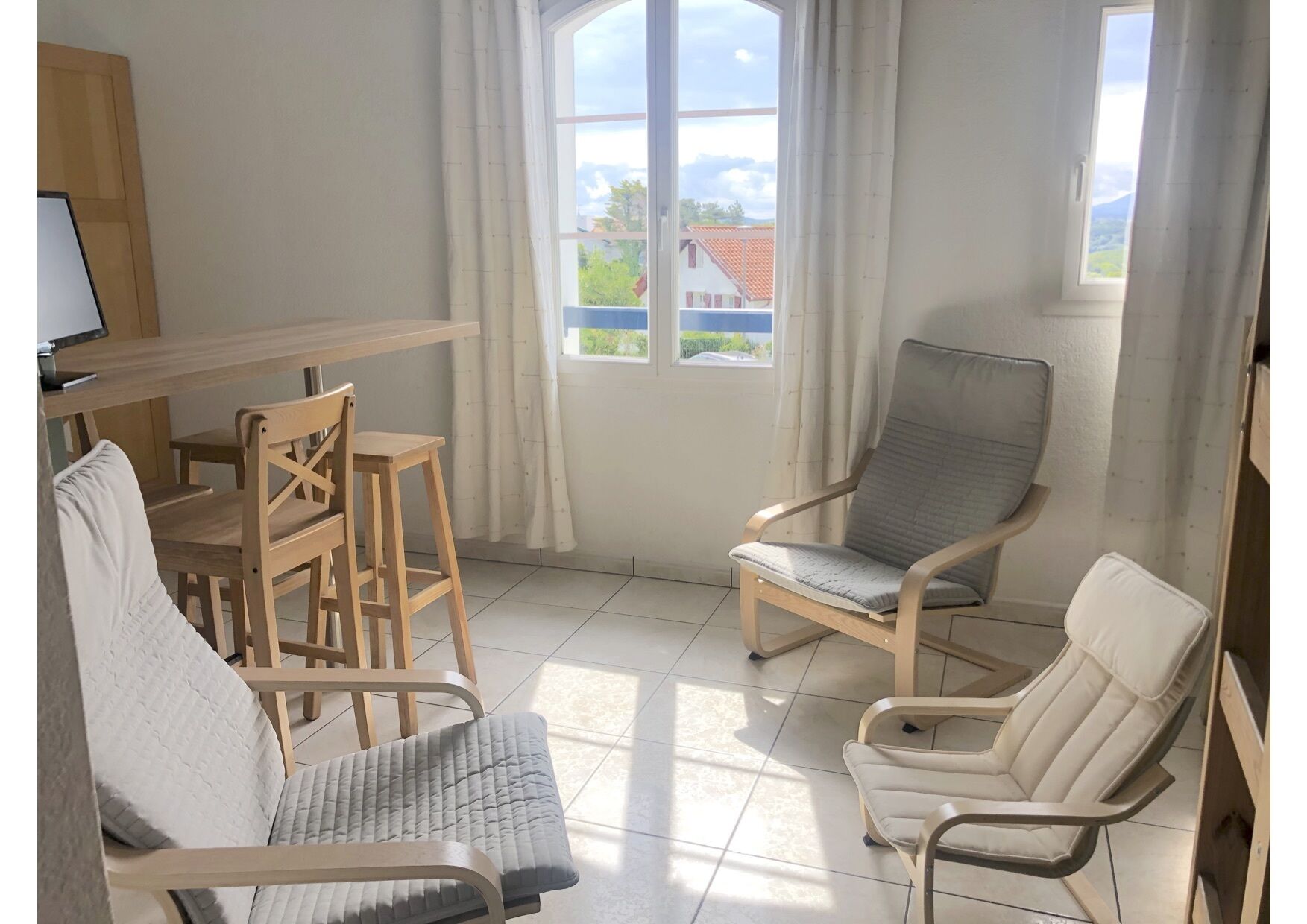 Familien-Maisonette, keine Zimmerreinigung (5 personnes) | Wohnbereich | Flachbildfernseher