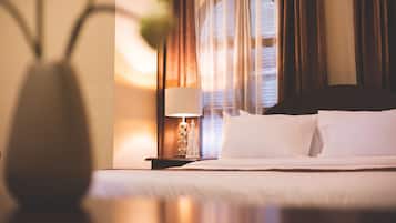 Quarto casal luxo | Frigobar, cofres nos quartos, escrivaninha, Wi-Fi de cortesia