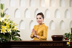 Reception - Le Luxe Boutique Hotel (Vientiane)