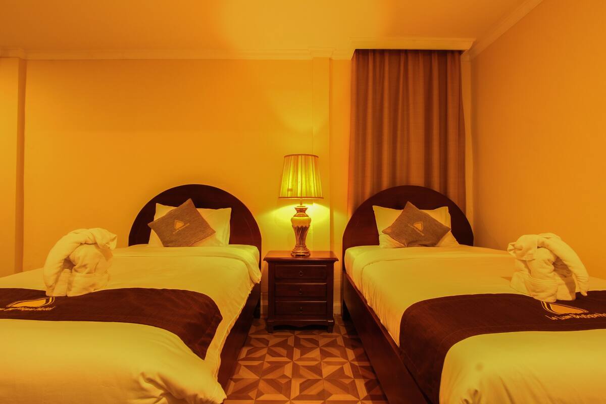 Minibar, in-room safe, desk, free WiFi