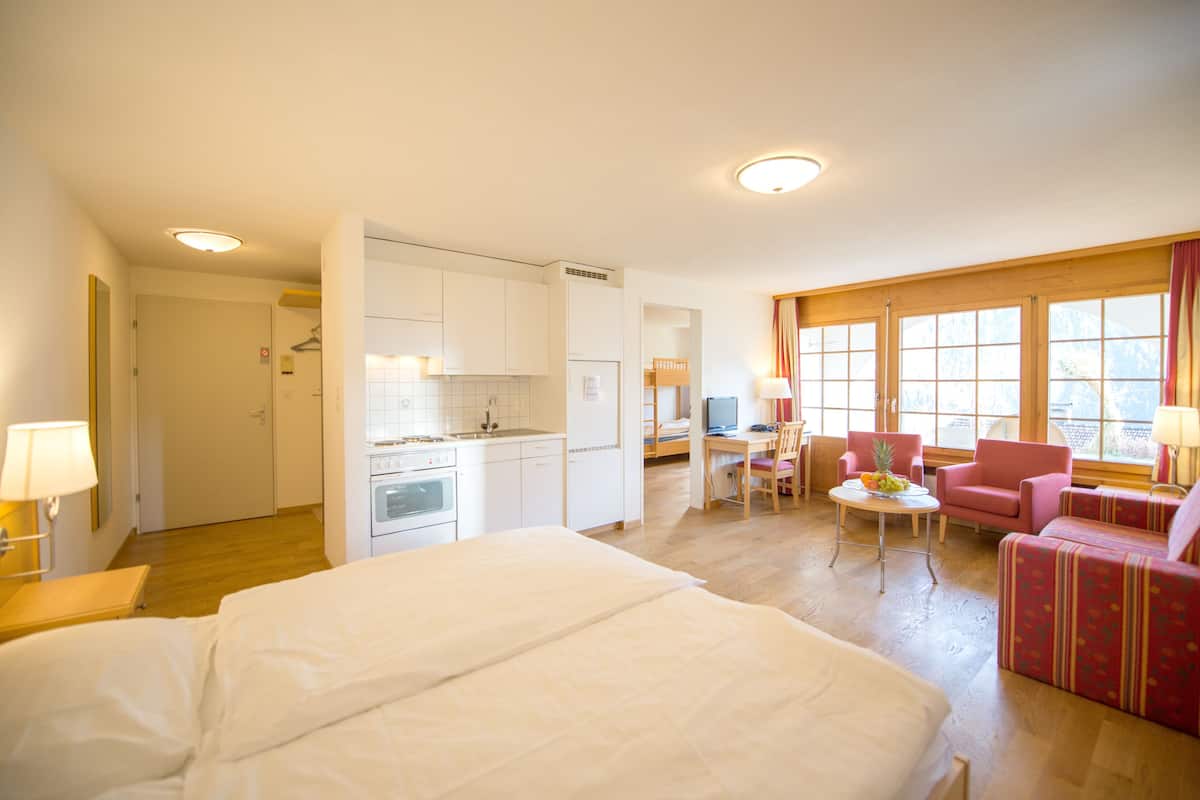 Appartement supĂ©rieur, vue sur la montagne | 1 chambre, literie hypoallergĂ©nique, rideaux dâobscurcissement
