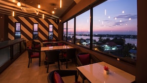 Bar (on property) - Amanta Hotel Nongkhai (Nong Khai)