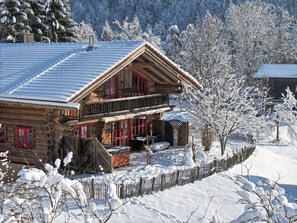Superior Chalet, 3 Bedrooms, Non Smoking, Hot Tub | Egyptian cotton sheets, premium bedding, memory-foam beds, in-room safe - Chalets&Apartments beim Waicher (Ruhpolding)