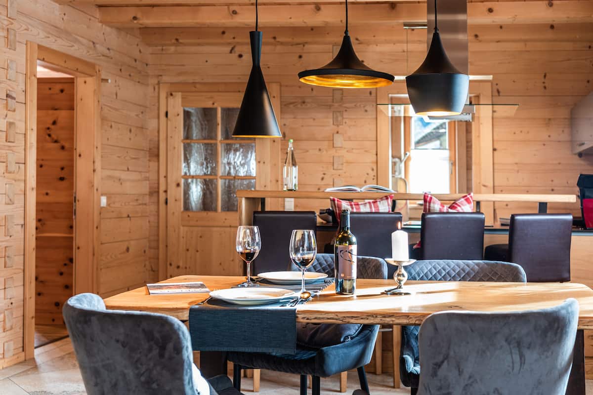 Chalet Deluxe, 2 habitaciones, para no fumadores, hidromasaje | Sábanas de algodón egipcio y ropa de cama de alta calidad
