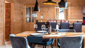 Alpehytte – deluxe, 2 soverom, ikke-røyk, massasjebadekar | Sengetøy i egyptisk bomull og sengetøy av topp kvalitet