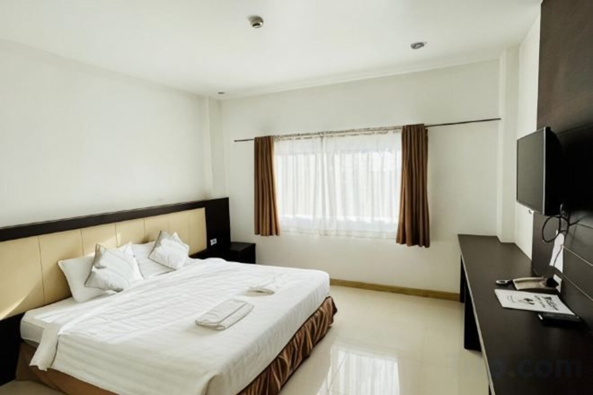 King Room with Pool View