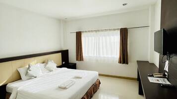 Superior Room Double Bed 2nd,3rd Floor | Schreibtisch, Verdunkelungsvorhänge, kostenloses WLAN, Bettwäsche