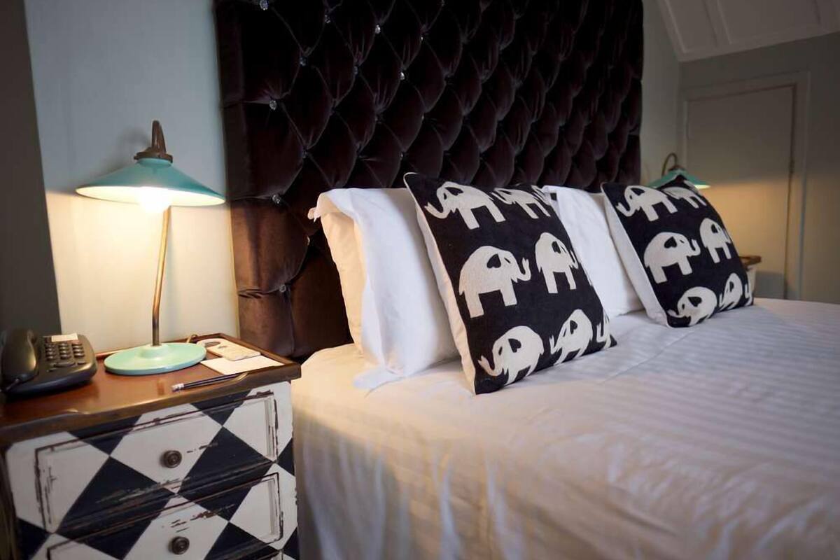 premium bedding, in-room safe, desk, iron/ironing board