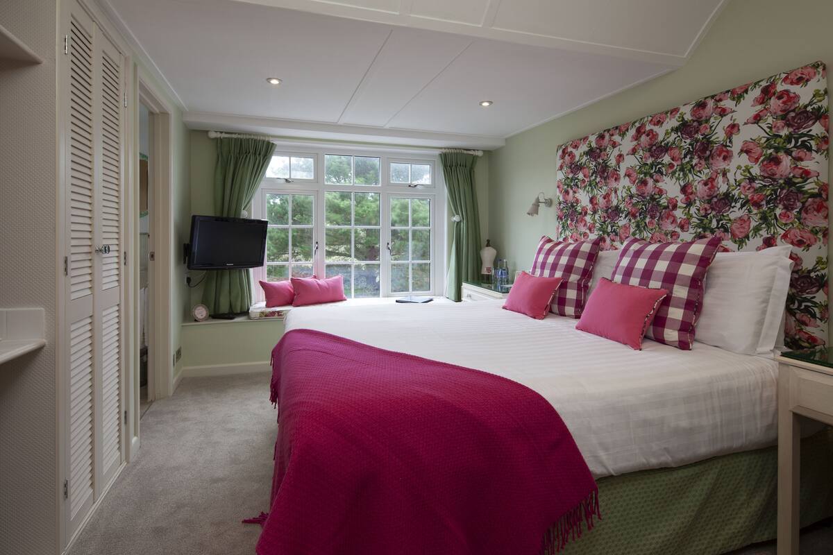 Classic Double Room | Premium bedding, in-room safe, desk, soundproofing