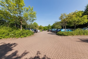 Self-parking (surcharge) 4 per day
