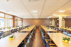Café da manhã com buffet todos os dias (EUR 14 por pessoa)