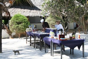 Desayuno buffet incluido todos los días 