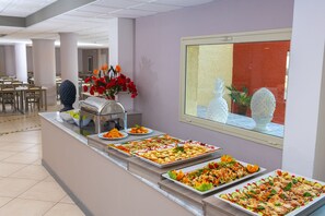 Free daily buffet breakfast
