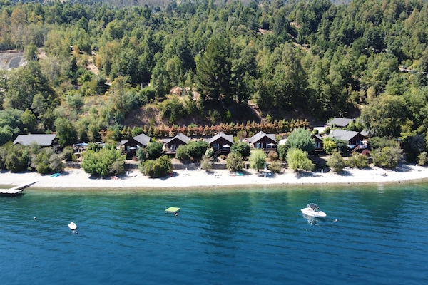 Vista frontal de la propiedad