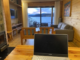 Flat-screen TV, table tennis