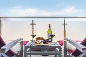 Suíte estúdio superluxo, banheira de hidromassagem | Roupas de cama premium, frigobar (abastecido com alguns itens grátis)