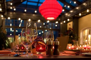 Lunch and dinner served, Regional cuisine