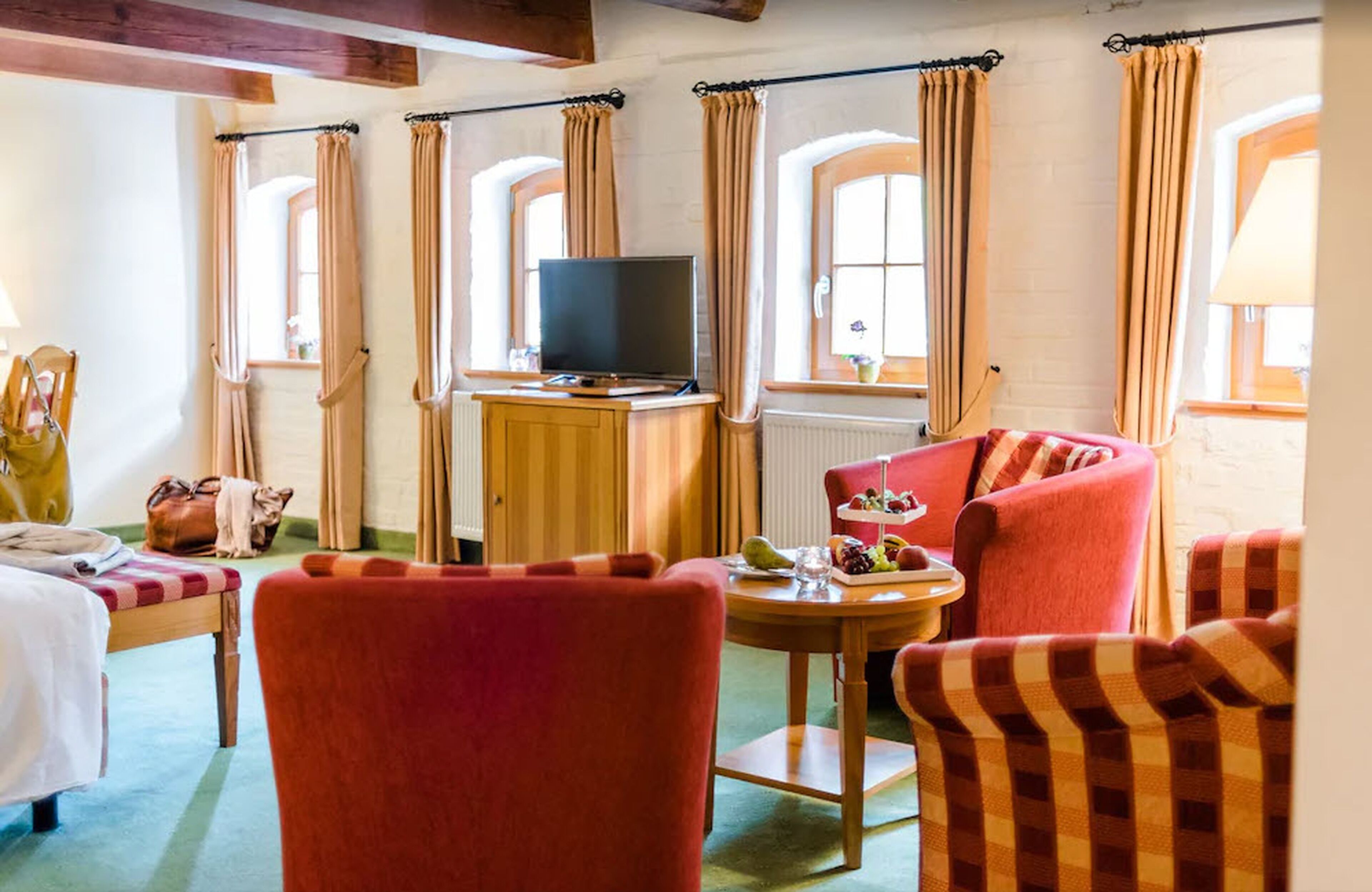 1 bedroom, premium bedding, free minibar items, in-room safe