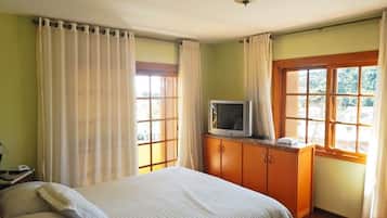 Luxury House, 4 Bedrooms | 4 bilik tidur, Wi-fi percuma, cadar katil