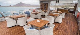 Majestic Galapagos Cruise