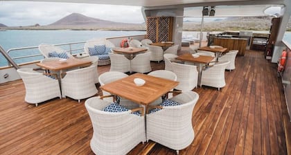 Majestic Galapagos Cruise