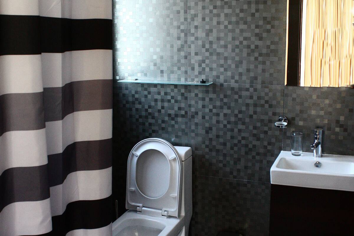 double room | bathroom | shower, free toiletries