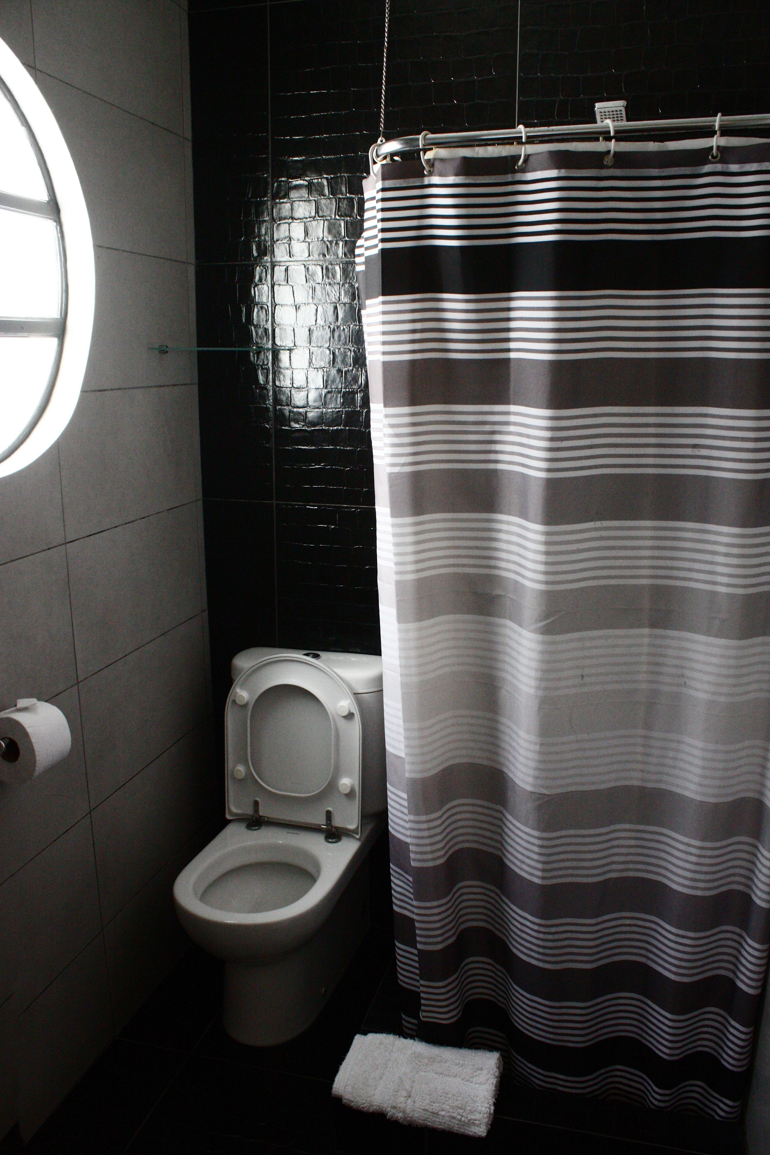 double room, 2 single beds | bathroom | shower, free toiletries