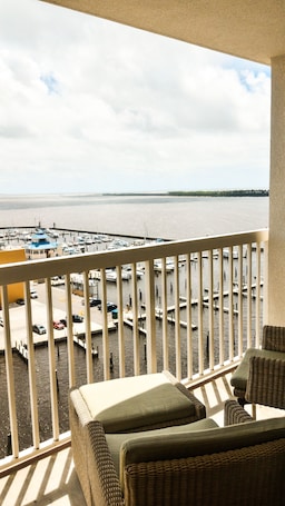 Standard Room, 1 King Bed, Balcony | Terrace/patio. Margaritaville Resort Biloxi