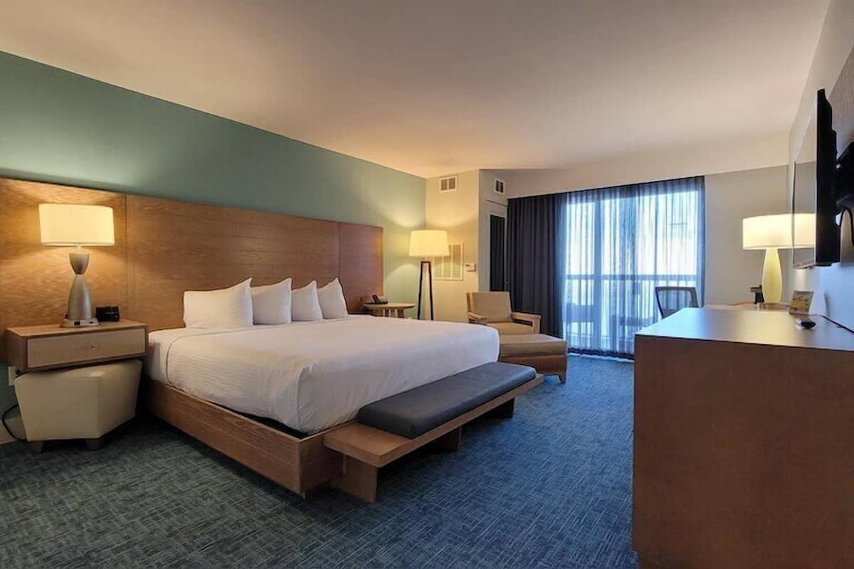 Hypo-allergenic bedding, pillowtop beds, in-room safe, laptop workspace