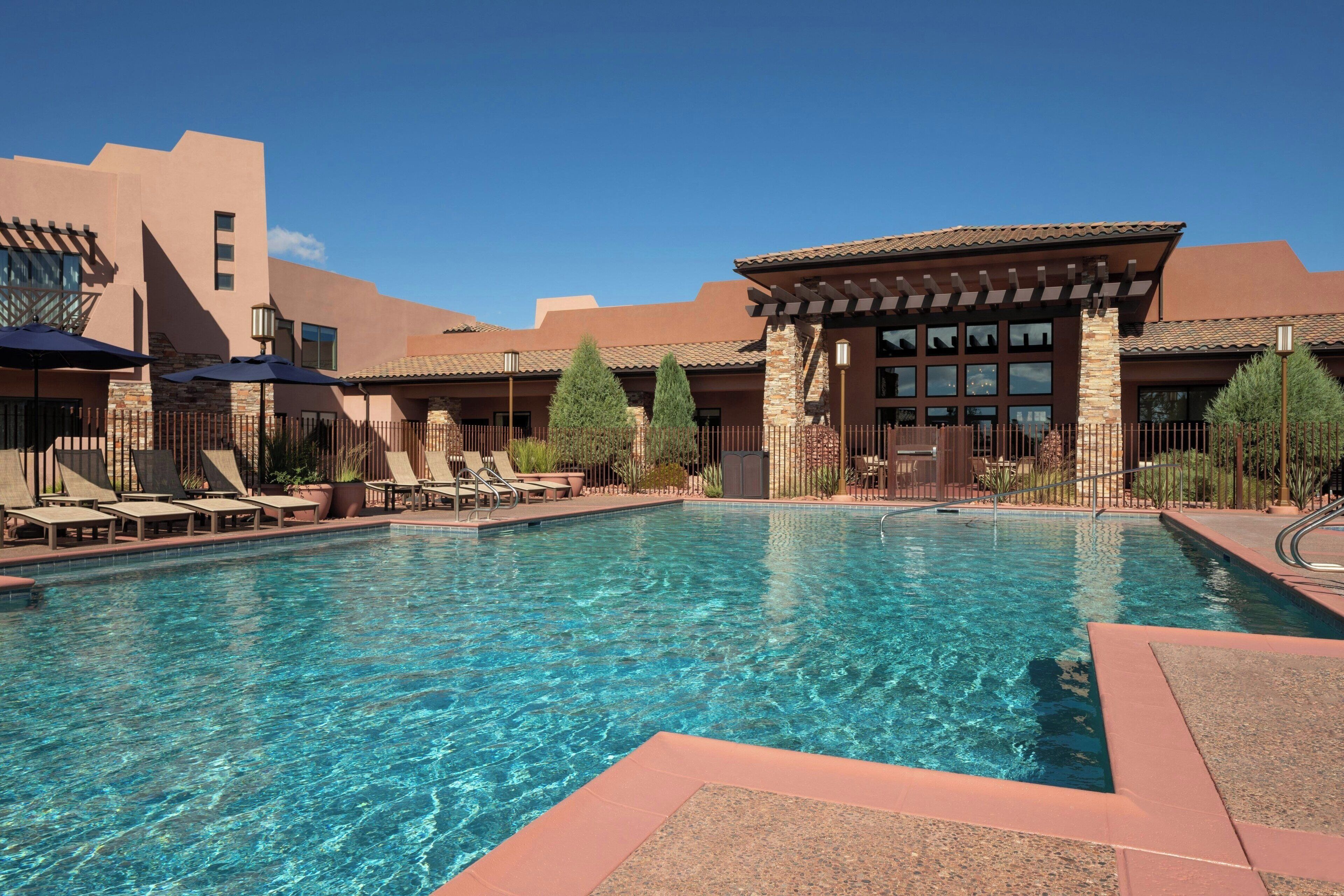 Outdoor pool. Courtyard by Marriott Sedona