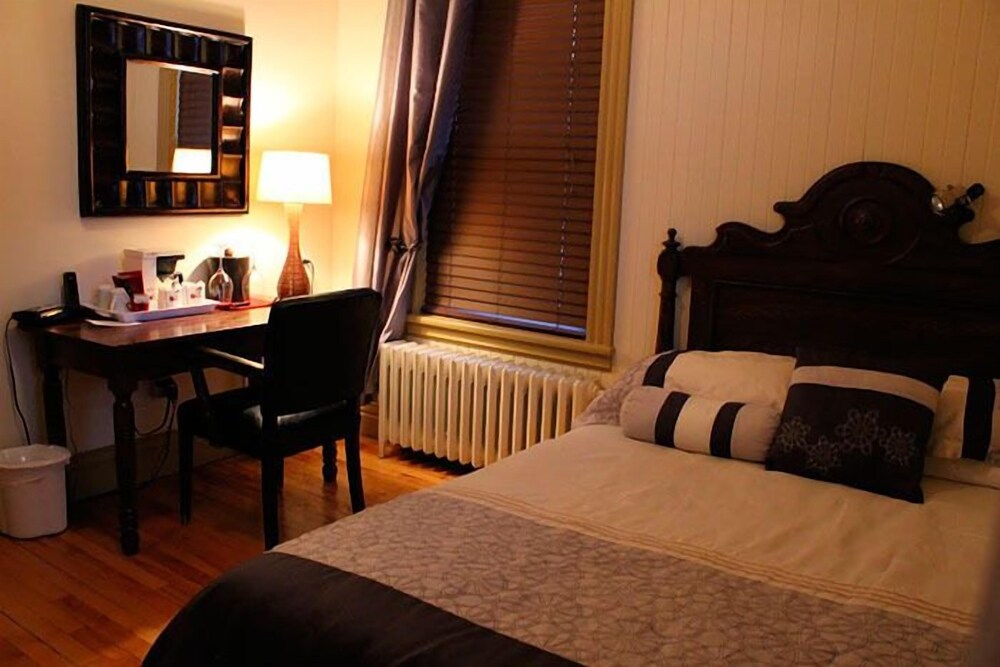 Auberge La Coulée Douce by null