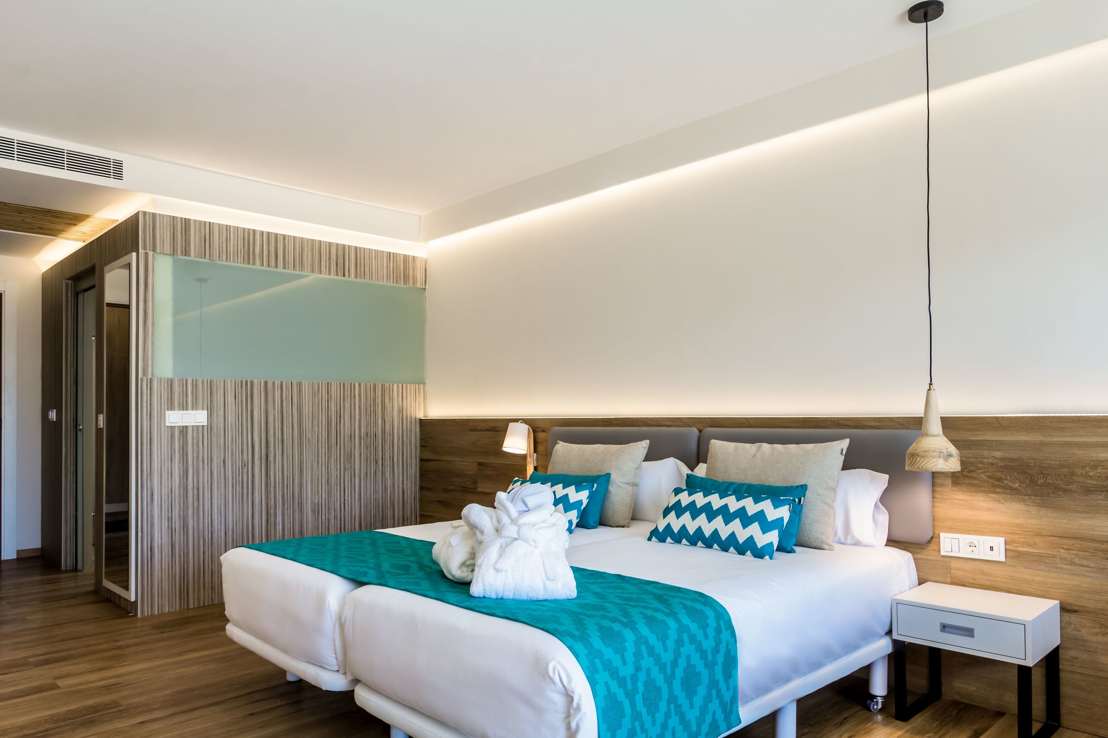 1 bedroom, in-room safe, individually decorated, individually furnished