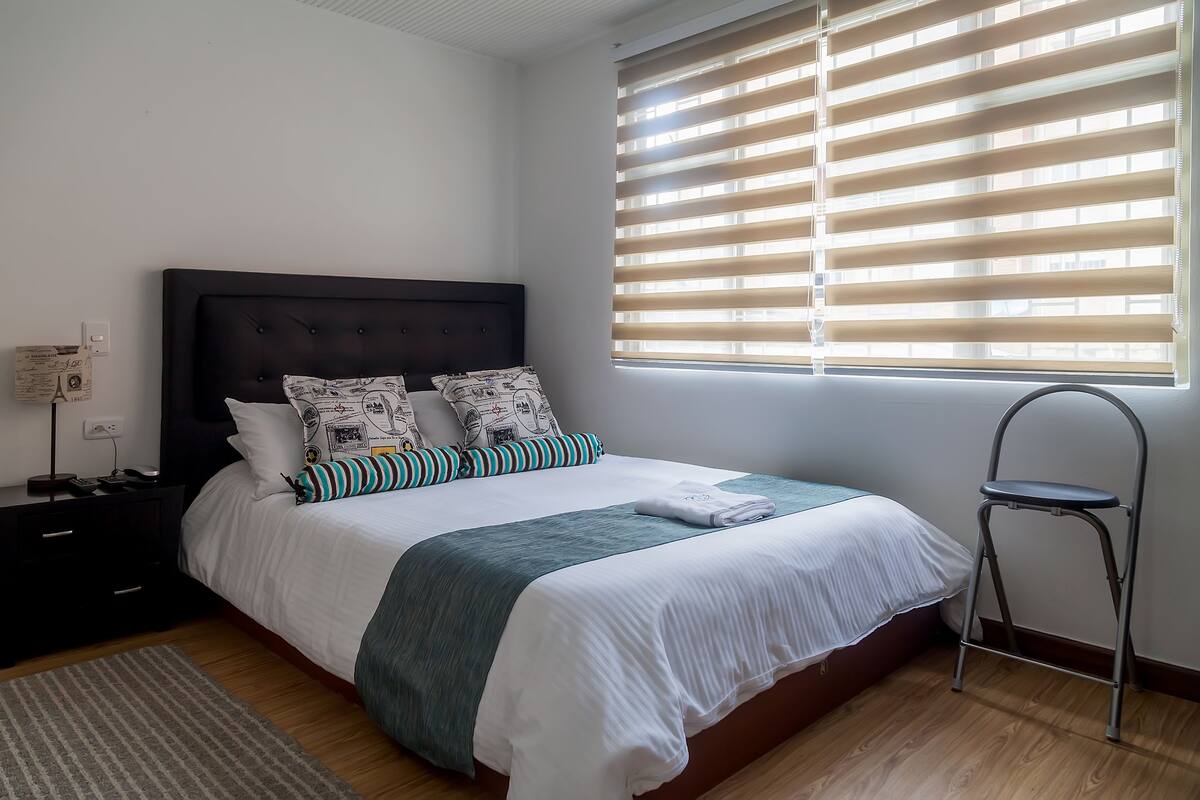 Chambre Double Standard, 1 lit double, vue jardin | Coffres-forts dans les chambres, Wi-Fi gratuit, draps fournis