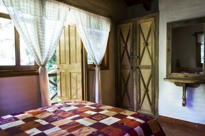 Chalet, 3 Bedrooms (up to 10 persons) | 3 bedrooms, bed sheets - Cabana Le Chalet (Mazamitla)