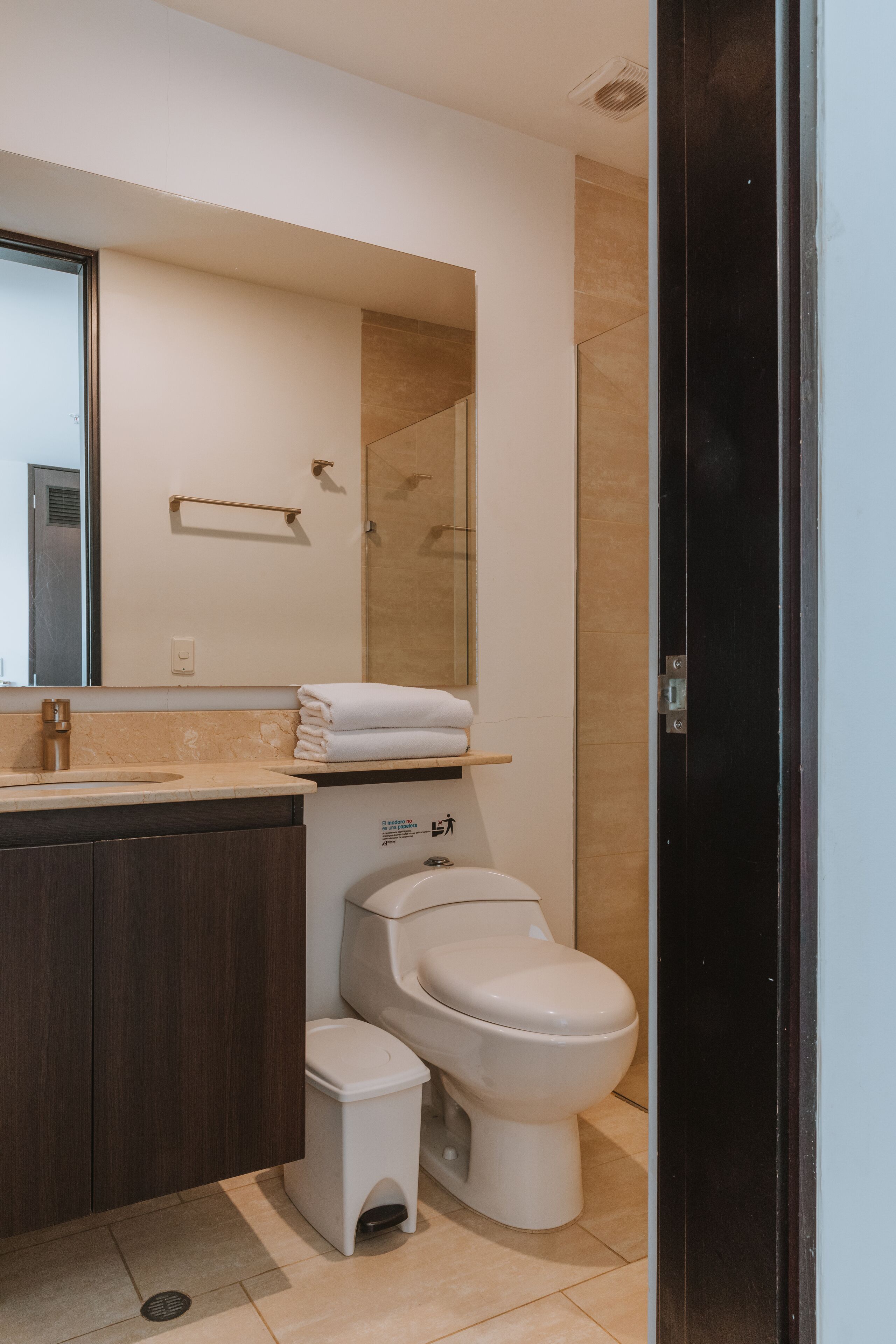 junior room | bathroom | shower, hair dryer, towels, soap