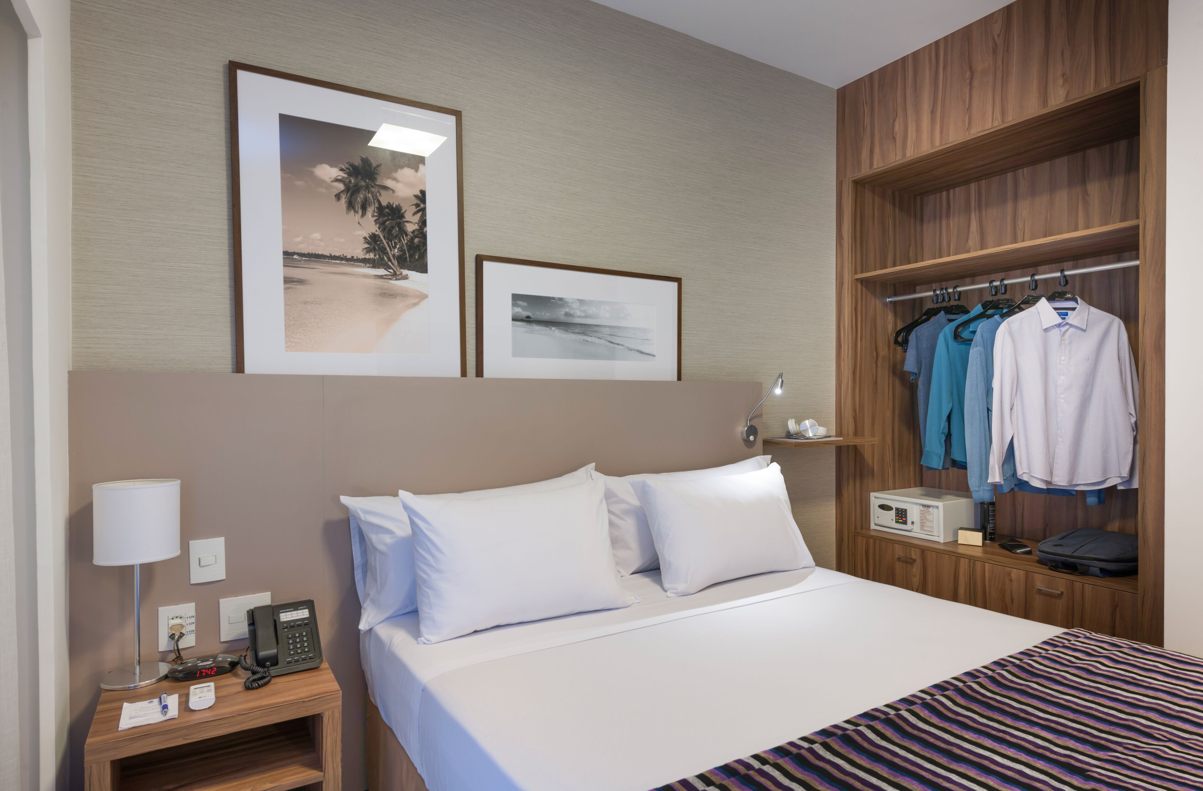 executive double room | hypo-allergenic bedding, minibar, in-room safe, desk