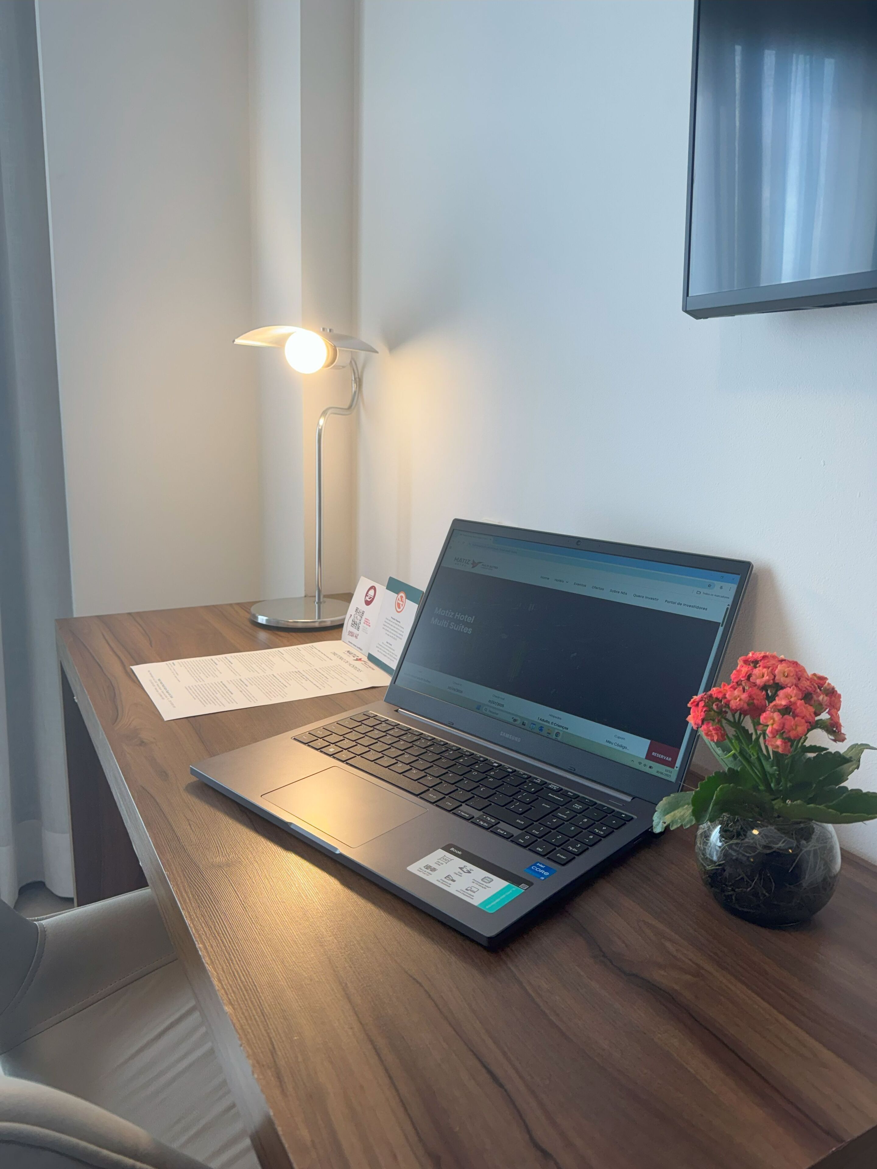 superior suite, 1 queen bed | hypo-allergenic bedding, minibar, in-room safe, desk