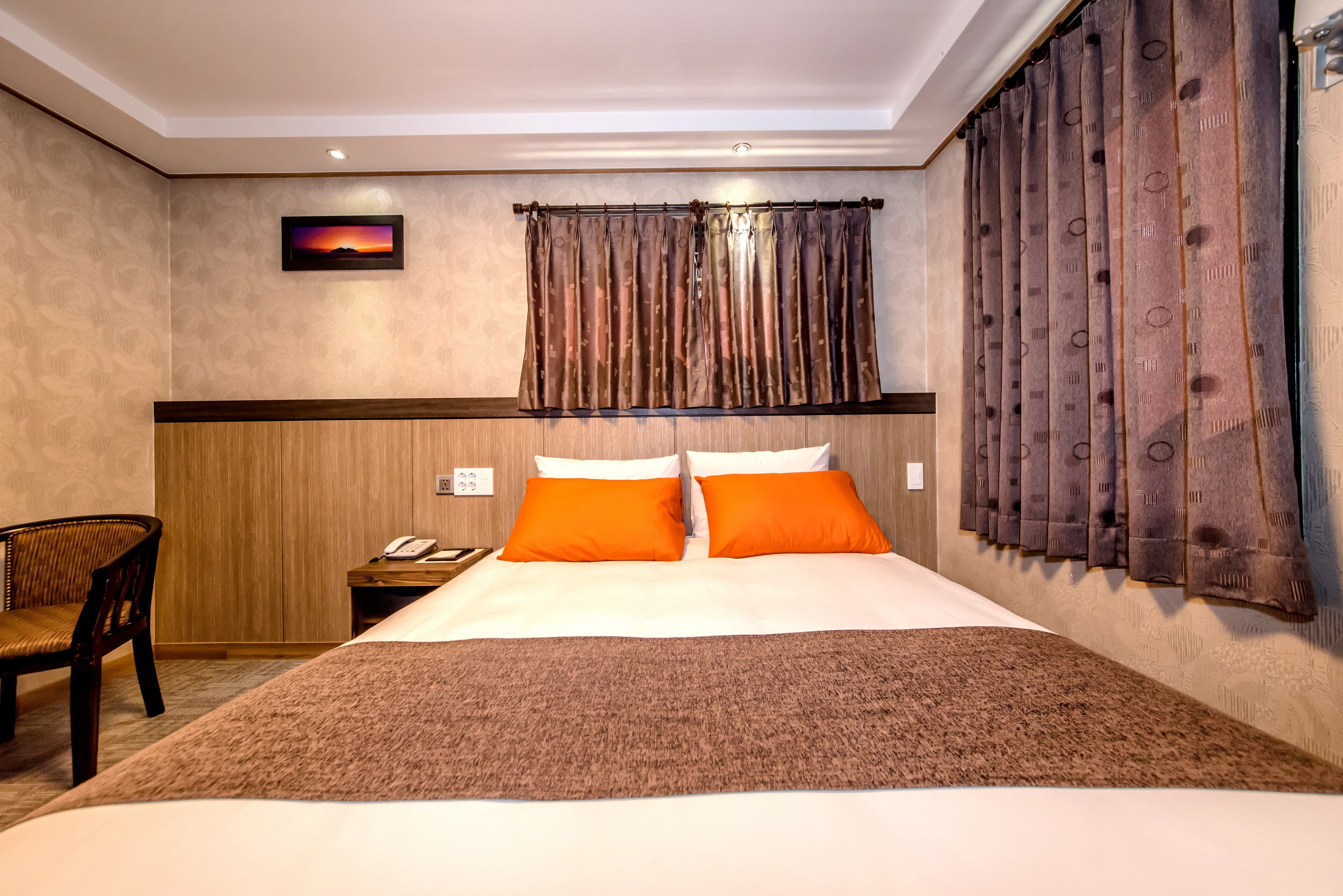 standard double room | premium bedding, down duvets, in-room safe, desk