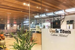 Restaurant - Uncle Toms Cabin Hotel (Cebu City)