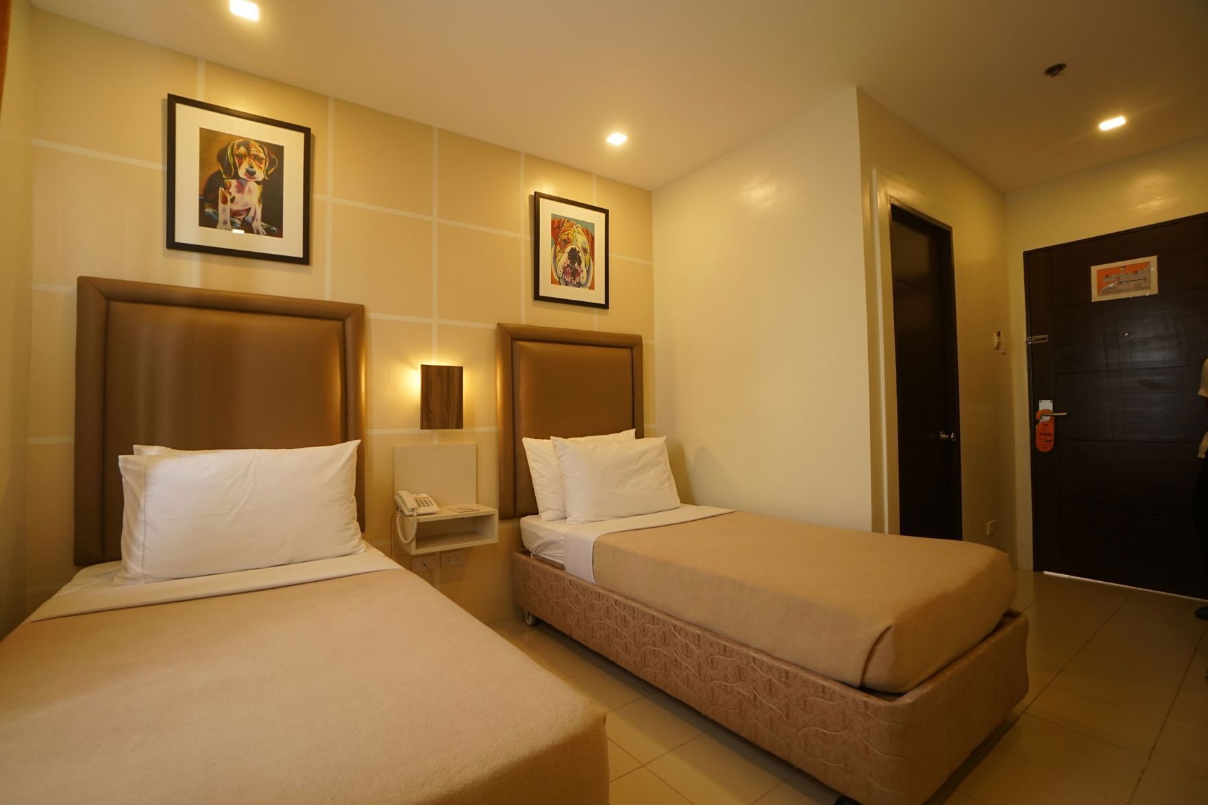 Free WiFi, bed sheets