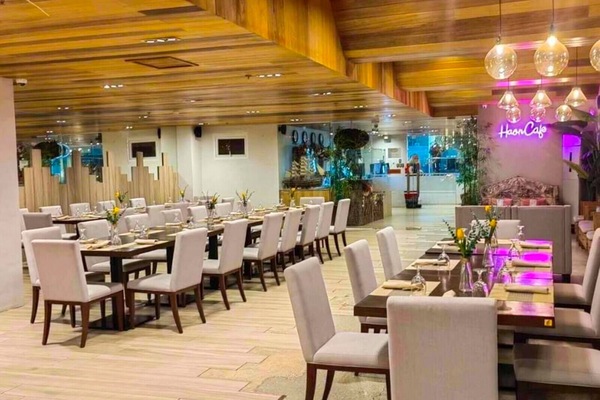 Breakfast, lunch, dinner served; Asian cuisine