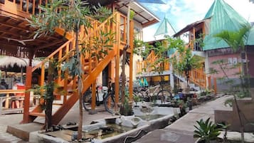 供應早餐、午餐、晚餐;印尼菜
