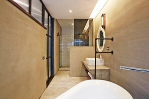 Room | Bilik Mandi | Tab mandi dan pancuran berasingan, tab mandi rendaman dalam 
