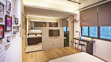 Room A - Hepburn | Desk, free WiFi