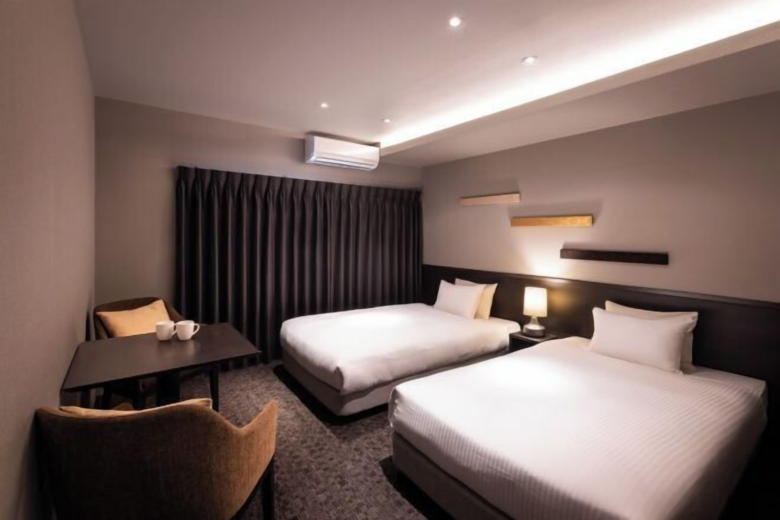 In-room safe, iron/ironing board