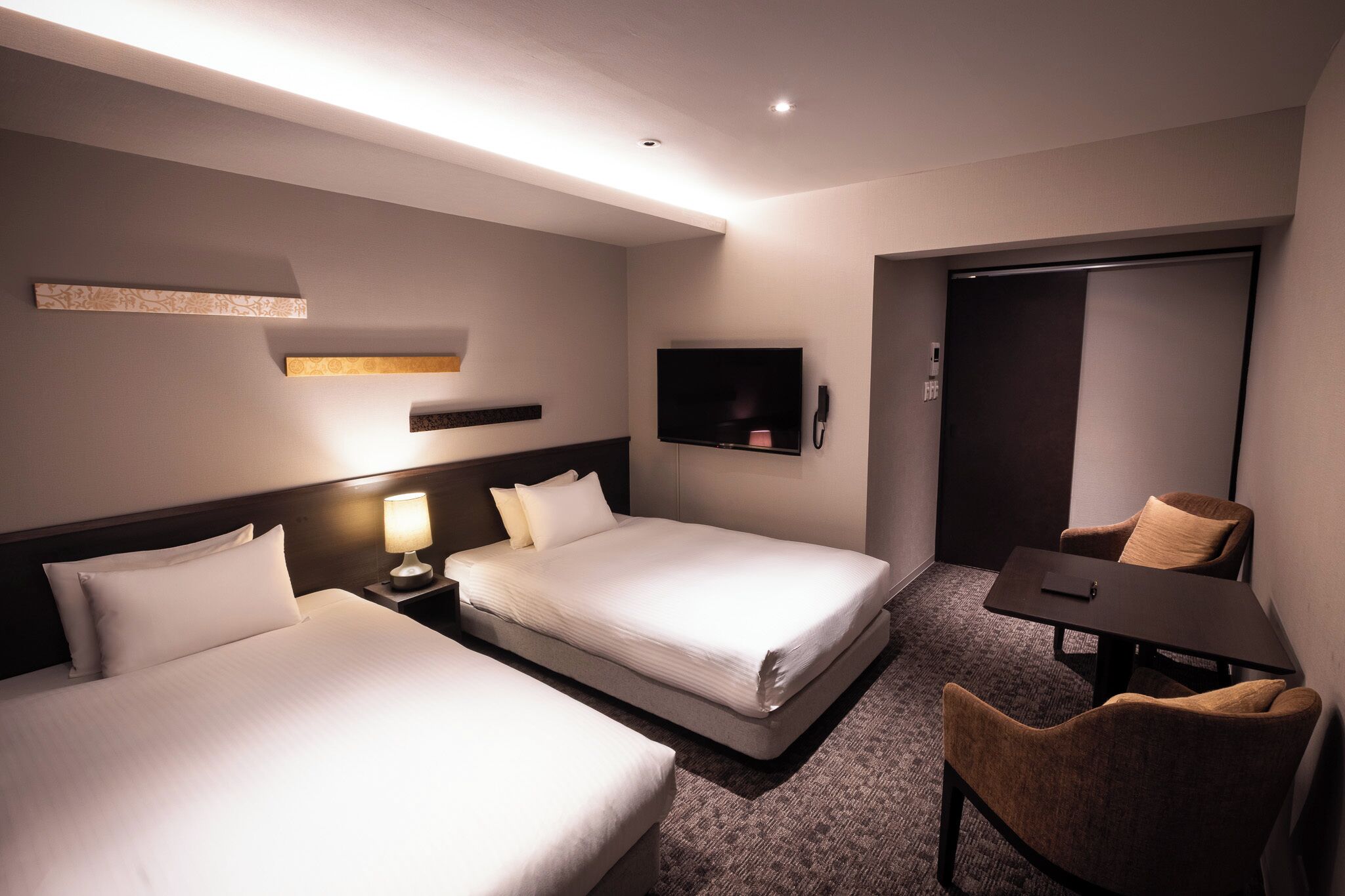 Tomannsrom – standard | Safe på rommet og strykejern/-brett