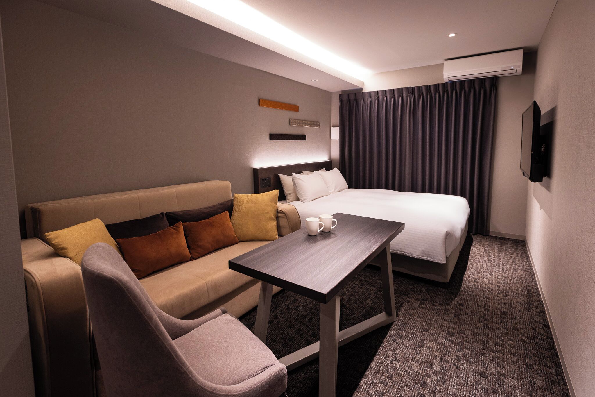 In-room safe, iron/ironing board