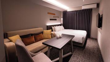 In-room safe, iron/ironing board