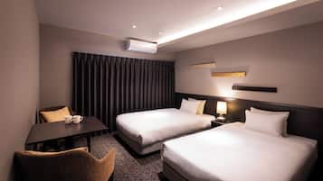 Standard Twin Room | In-room safe, iron/ironing board