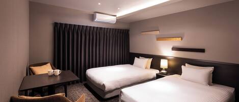 Standard Twin Room | In-room safe, iron/ironing board